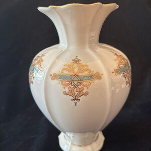 LENOX Catalan Large Vase Ivory Porcelain Gold Trim Green Scrolls Fluted  10" USA